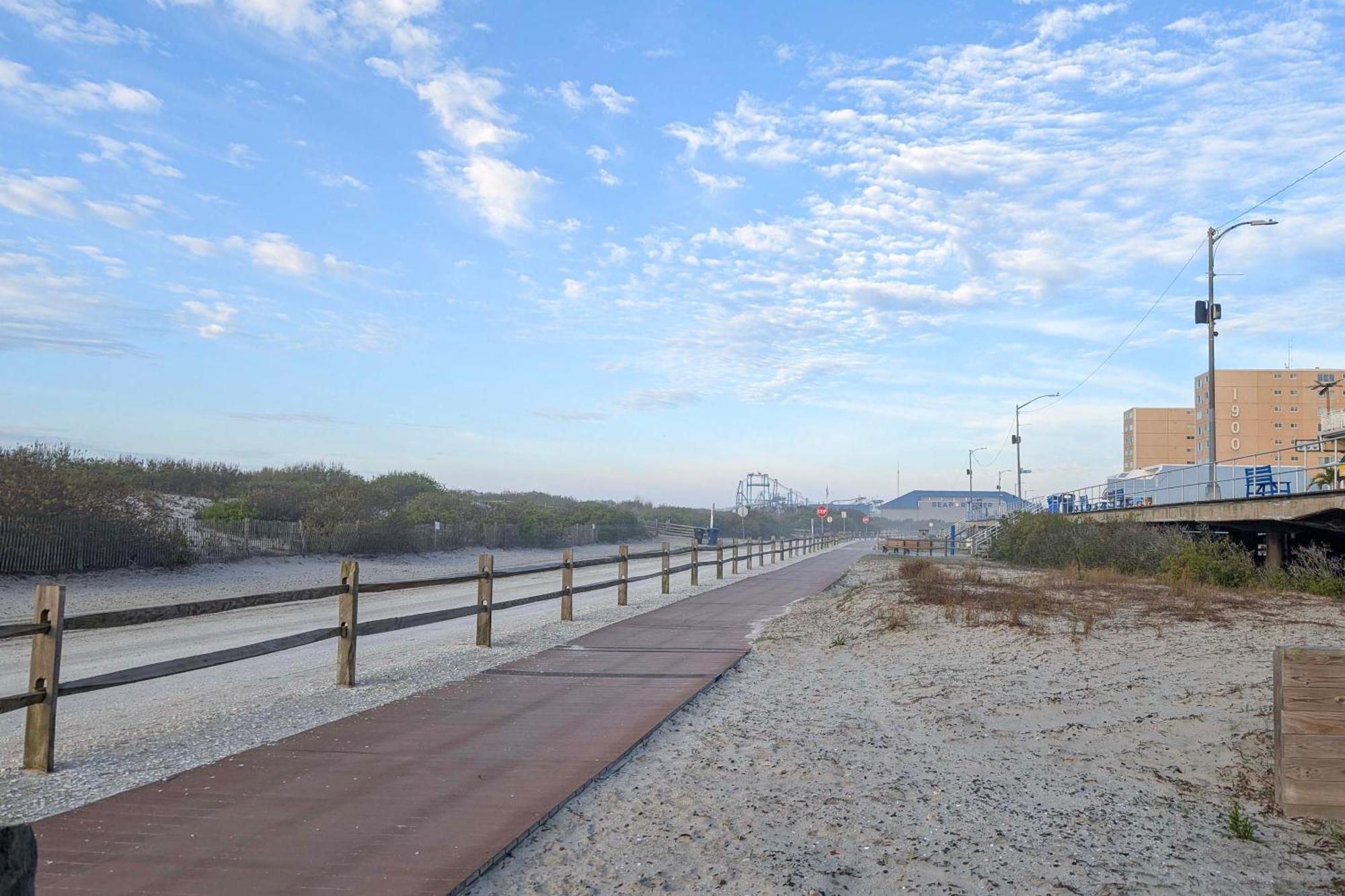 Coastal Condo With Pool, 1 Block To Wildwood Beach! Eksteriør billede